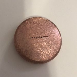 MAC Whisper of Guilt Highlight